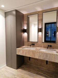 lazienka z lakierowanymi frontami 1